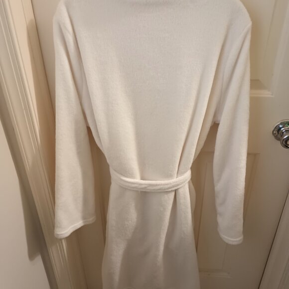 NEW Ulta L/XL white plush bathrobe - Picture 2 of 3